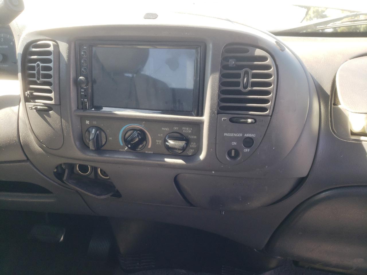 Photo 9 from auction – 2003 FORD F150 with VIN 1FTRX17263NB45003