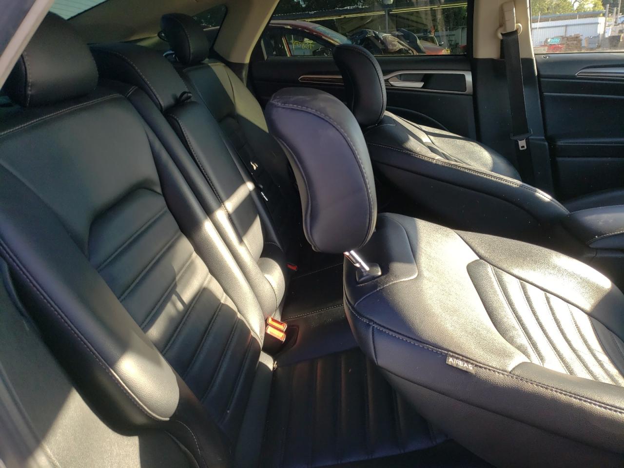 Photo 6 from auction – 2017 FORD FUSION SE with VIN 3FA6P0PU1HR277014