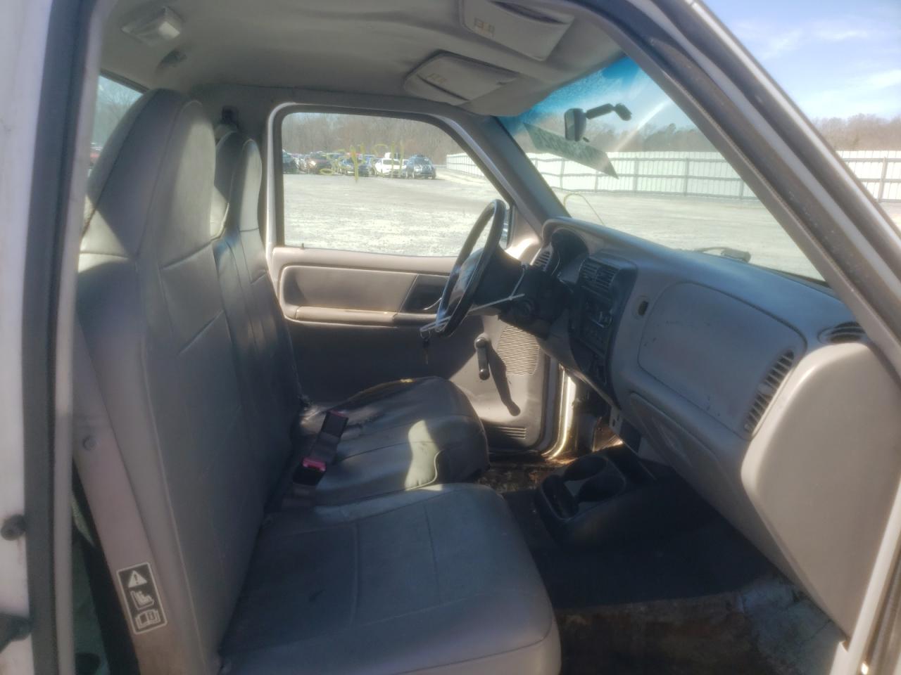 Photo 5 from auction – 2000 FORD RANGER with VIN 1FTYR10C3YPB06213