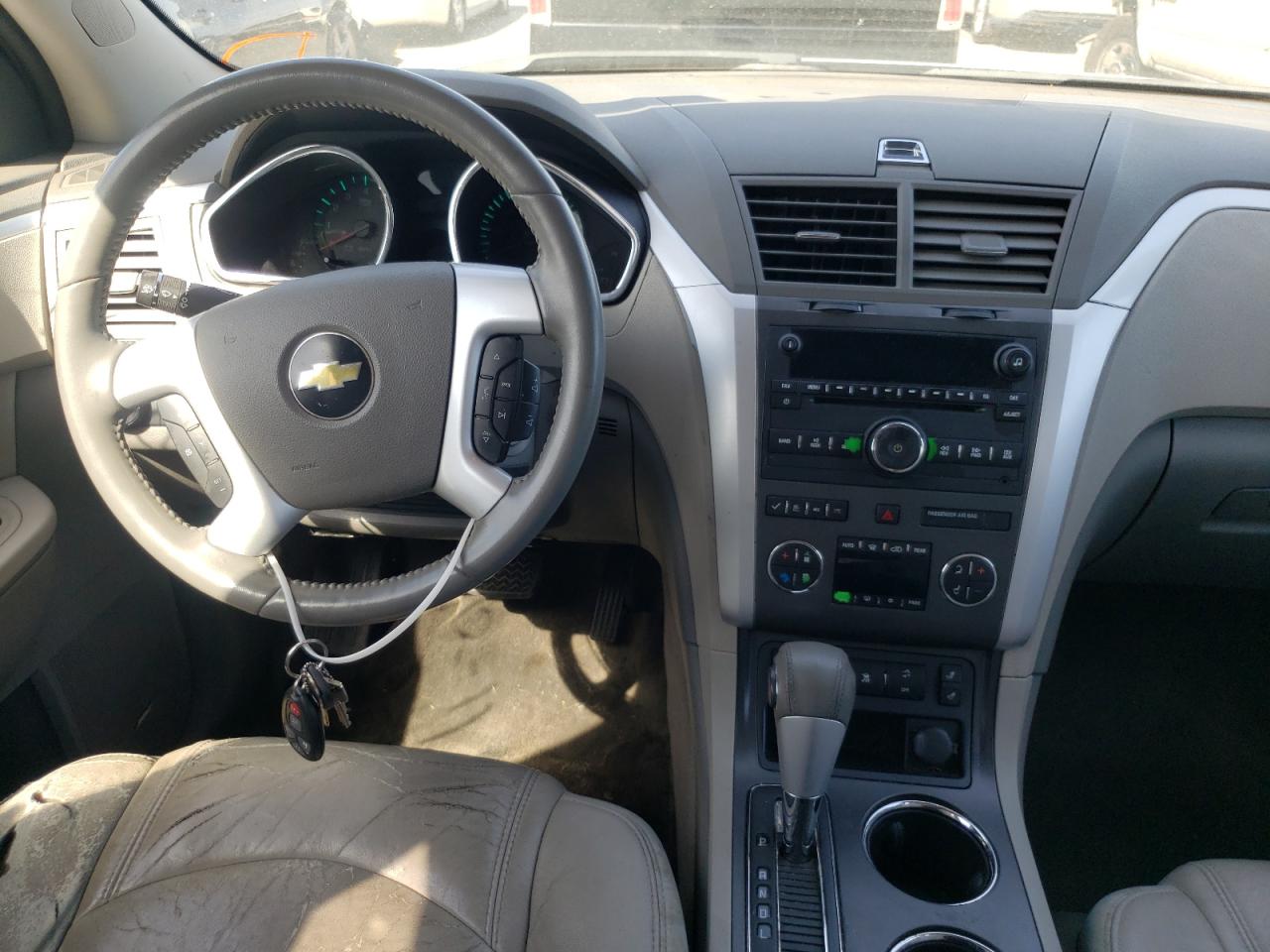 Photo 9 from auction – 2011 CHEVROLET TRAVERSE L with VIN 1GNKRJED6BJ253246