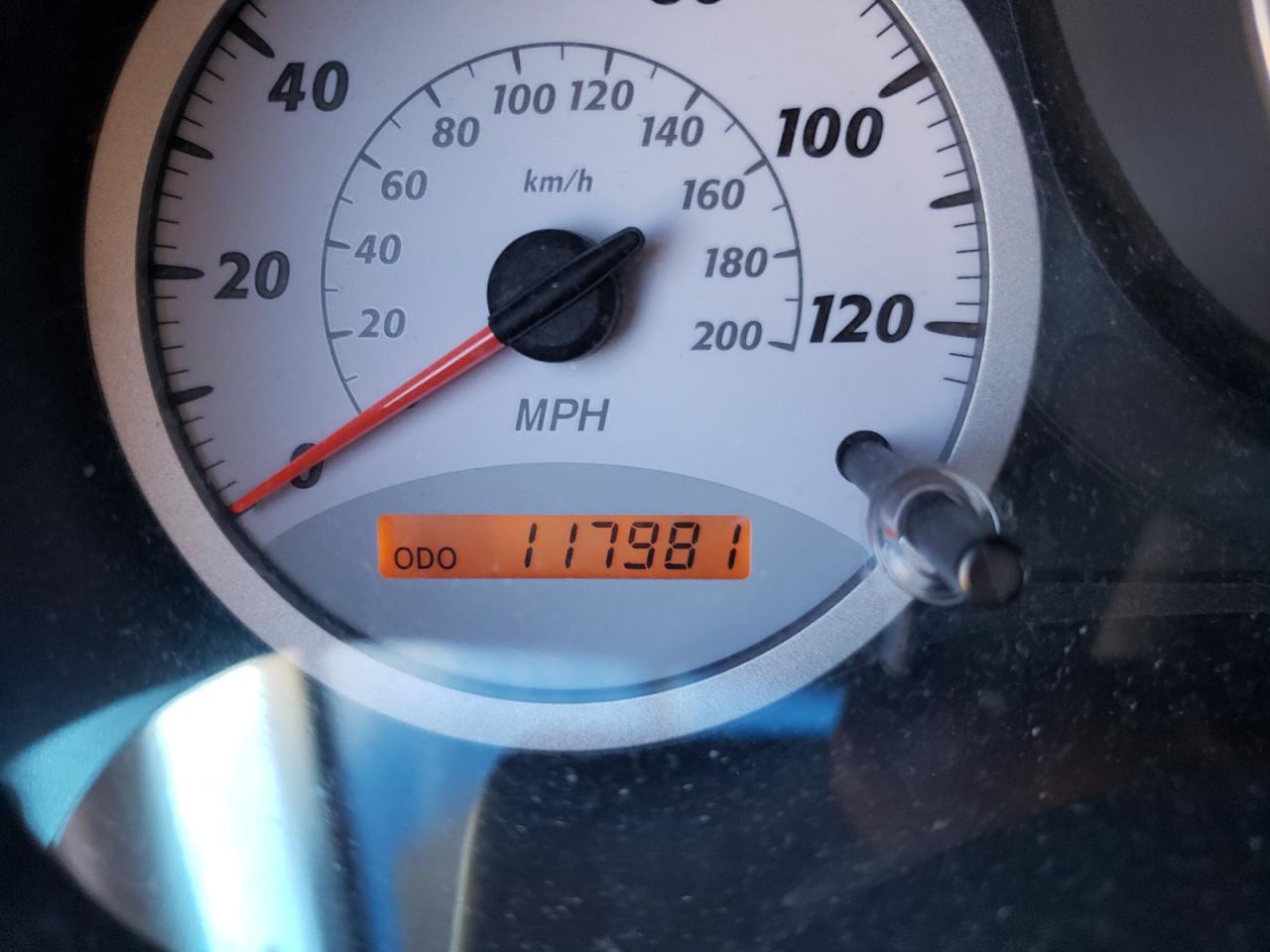 Photo 8 from auction – 2005 TOYOTA RAV4 with VIN JTEHD20V450050983