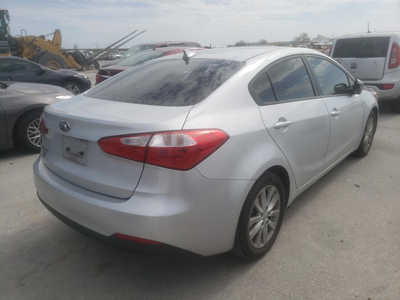Photo 4 from auction – 2015 KIA FORTE LX with VIN KNAFX4A66F5397660