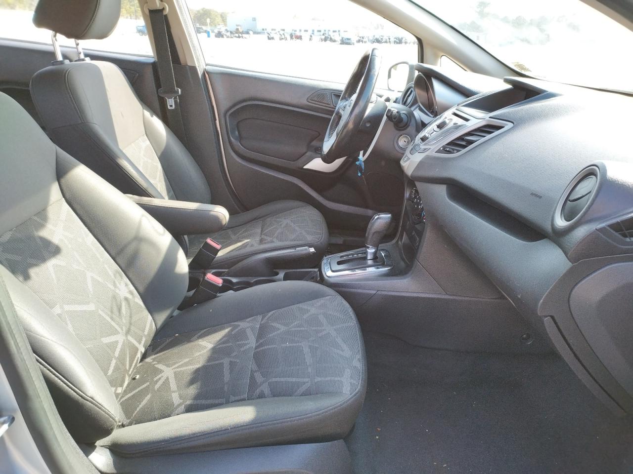 Photo 5 from auction – 2013 FORD FIESTA SE with VIN 3FADP4BJ5DM217854
