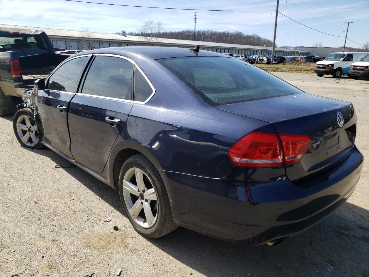 Photo 3 from auction – 2012 VOLKSWAGEN PASSAT SE with VIN 1VWBP7A38CC042891