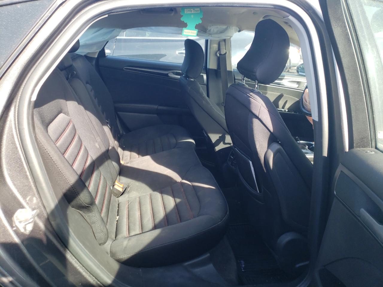 Photo 6 from auction – 2015 FORD FUSION SE with VIN 3FA6P0LU4FR215657