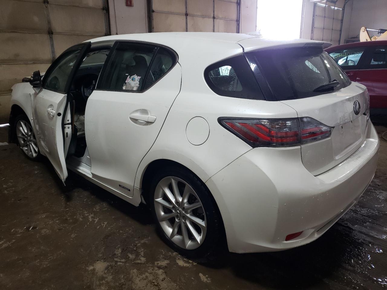 Photo 3 from auction – 2013 LEXUS CT 200 with VIN JTHKD5BH5D2129356