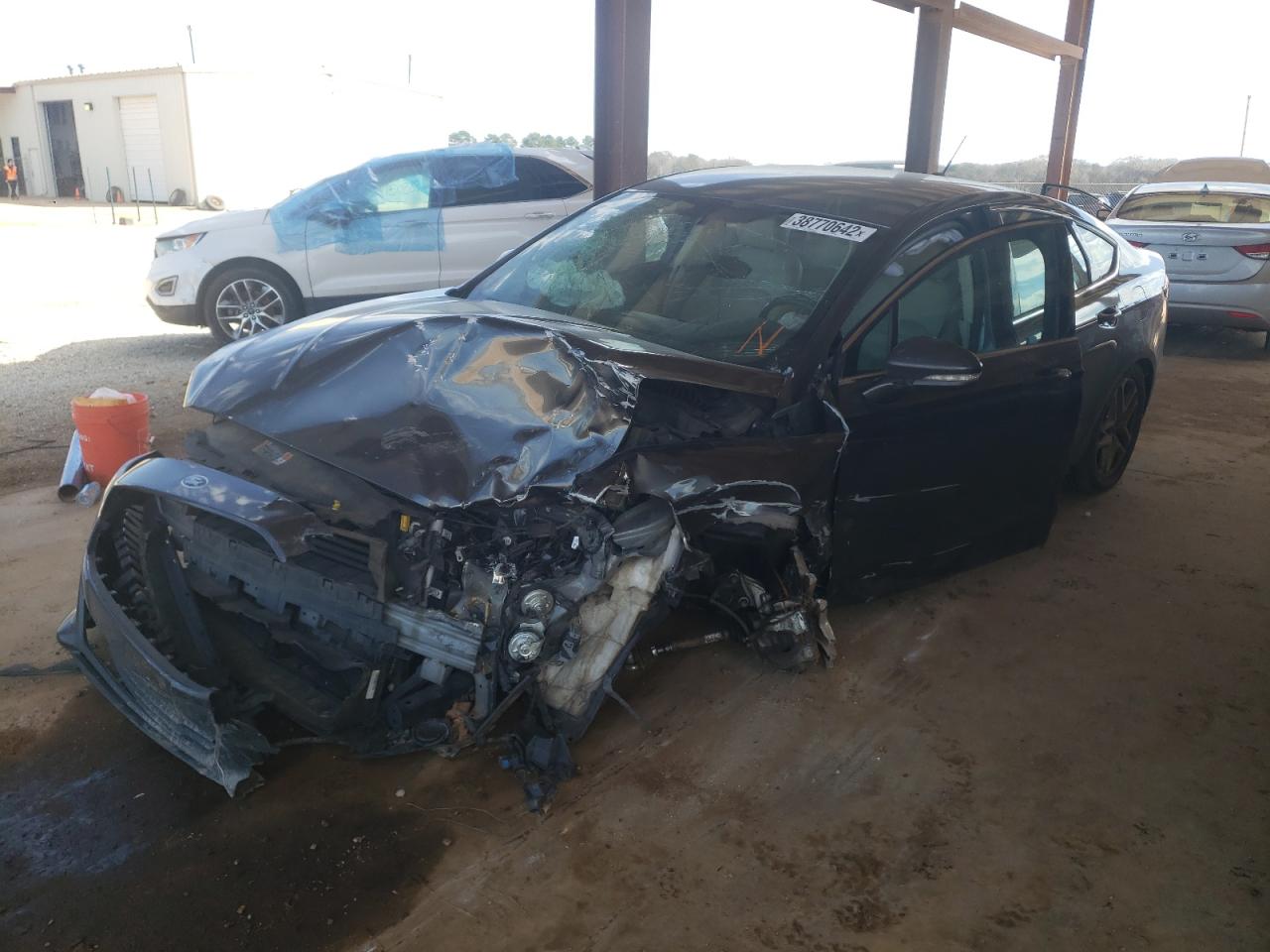 Photo 2 from auction – 2015 FORD FUSION SE with VIN 1FA6P0HD6F5126037