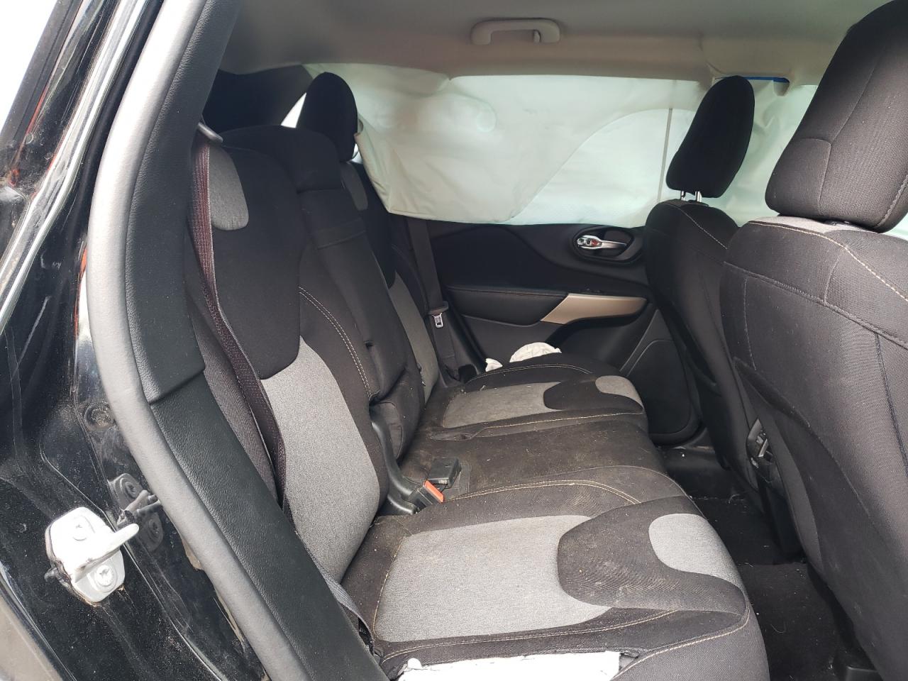 Photo 6 from auction – 2018 JEEP CHEROKEE L with VIN 1C4PJLCB2JD553611