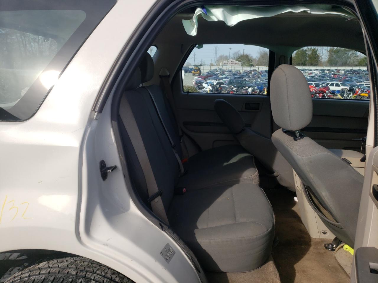 Photo 6 from auction – 2010 FORD ESCAPE XLS with VIN 1FMCU0C72AKD40715