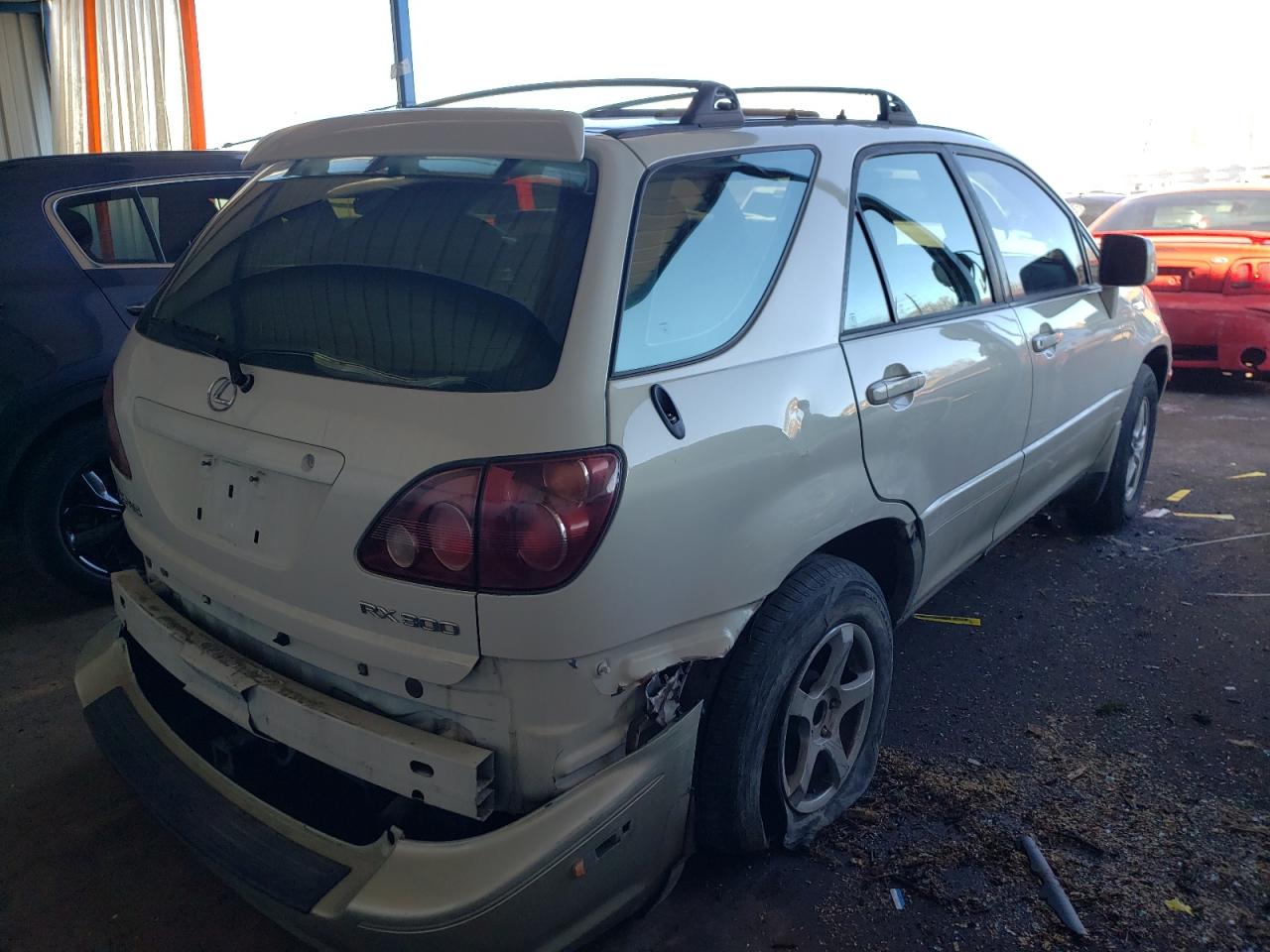 Photo 4 from auction – 1999 LEXUS RX 300 with VIN JT6HF10UXX0050030