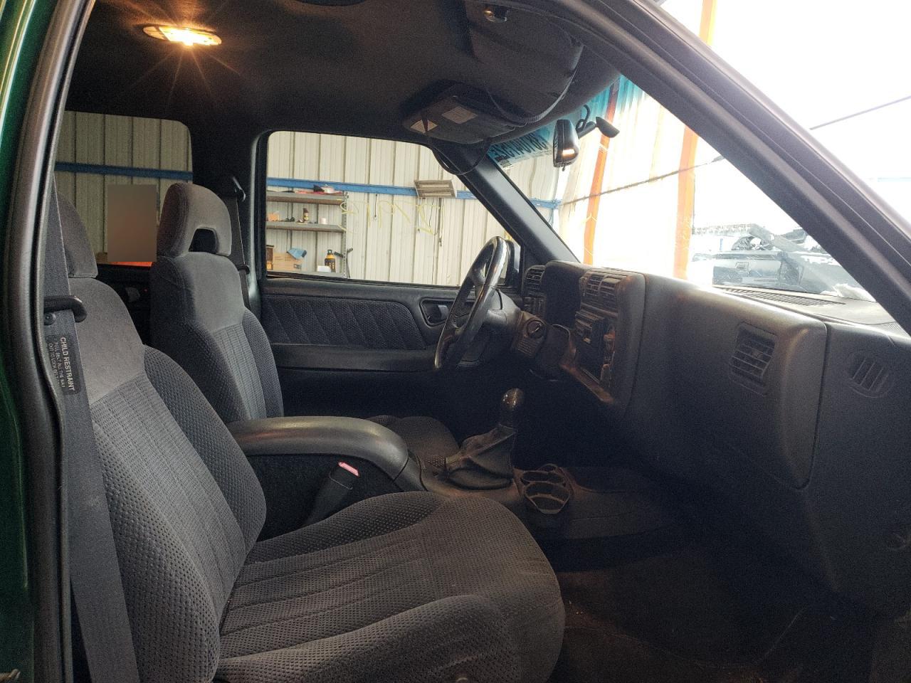 Photo 5 from auction – 1997 CHEVROLET BLAZER with VIN 1GNDT13W5V2165110