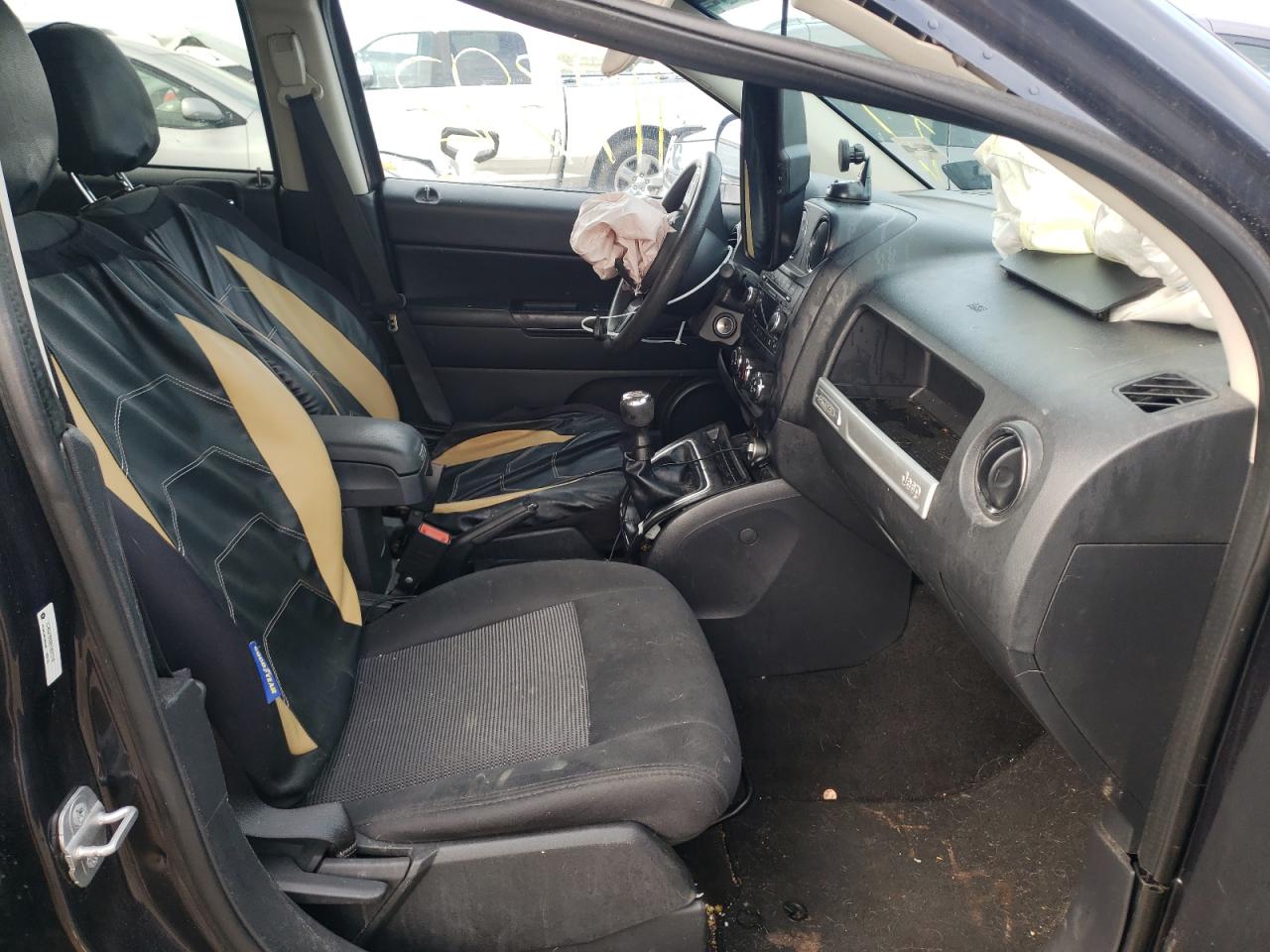 Photo 5 from auction – 2014 JEEP COMPASS with VIN 1C4NJDBB8ED801719
