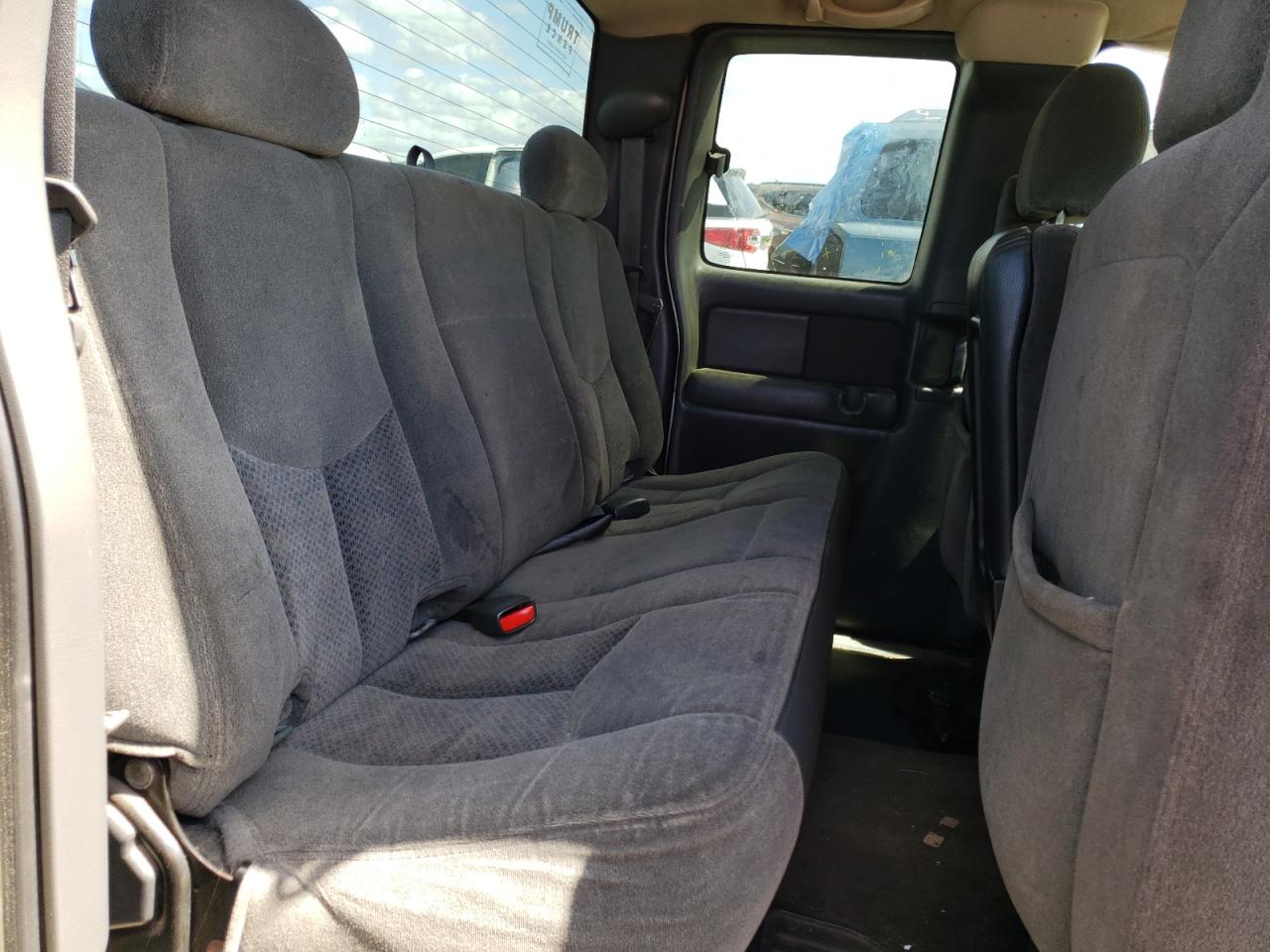 Photo 6 from auction – 2005 CHEVROLET SILVERADO with VIN 2GCEC19V651141989