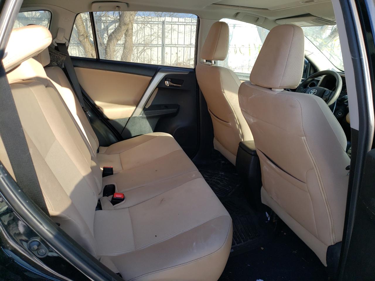 Photo 6 from auction – 2015 TOYOTA RAV4 XLE with VIN 2T3RFREV5FW337623