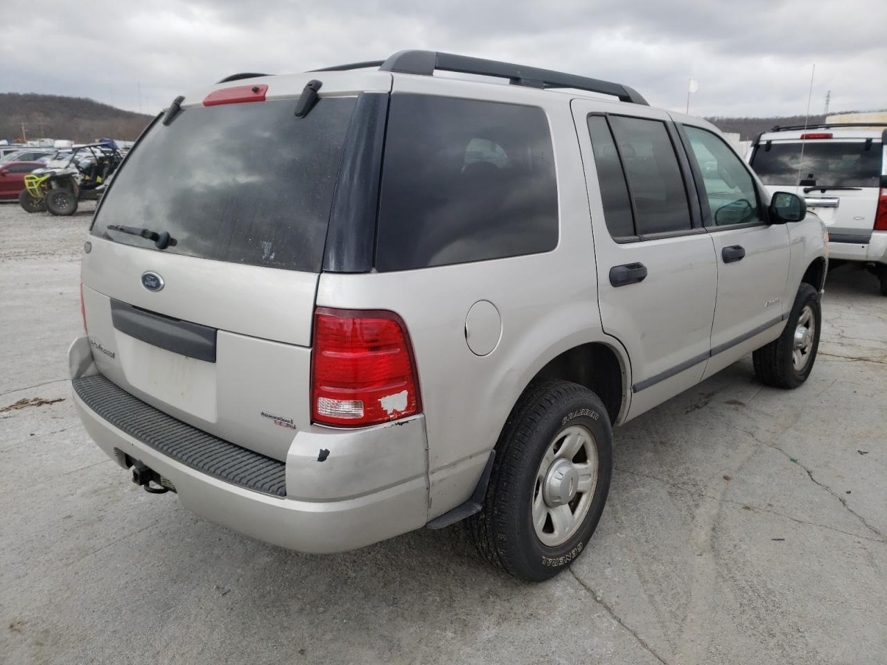 Photo 4 from auction – 2005 FORD EXPLORER X with VIN 1FMDU72K55UB10812
