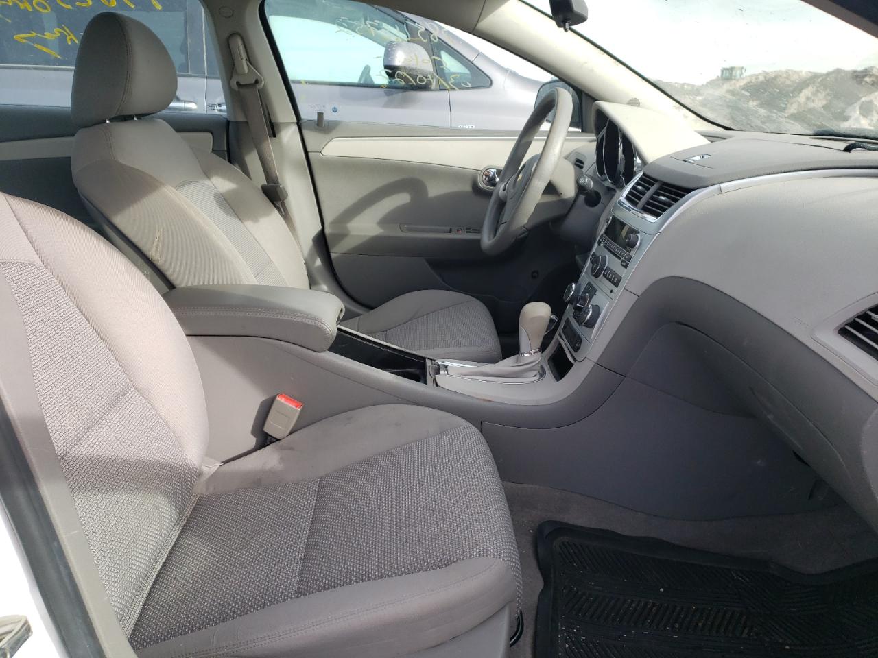 Photo 5 from auction – 2012 CHEVROLET MALIBU LS with VIN 1G1ZB5EU0CF139095