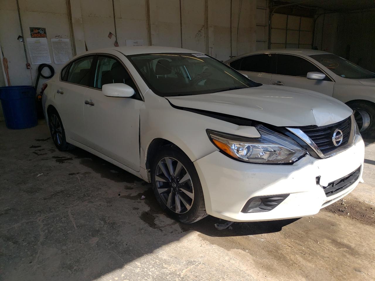 NISSAN ALTIMA 2.5 2017 with VIN 1N4AL3AP1HC212012 - Photo from auction