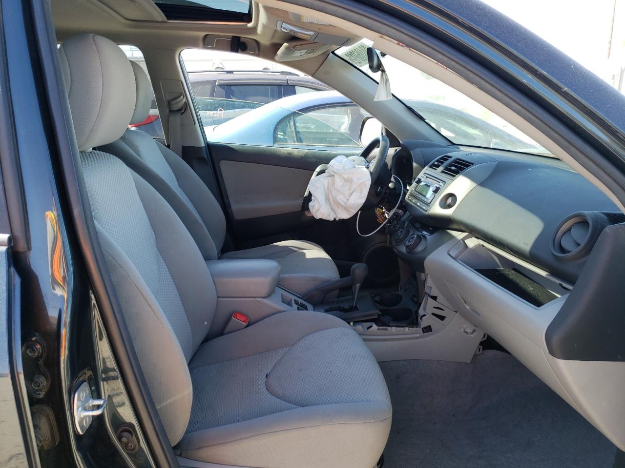 Photo 5 from auction – 2012 TOYOTA RAV4 with VIN 2T3BF4DV3CW212945