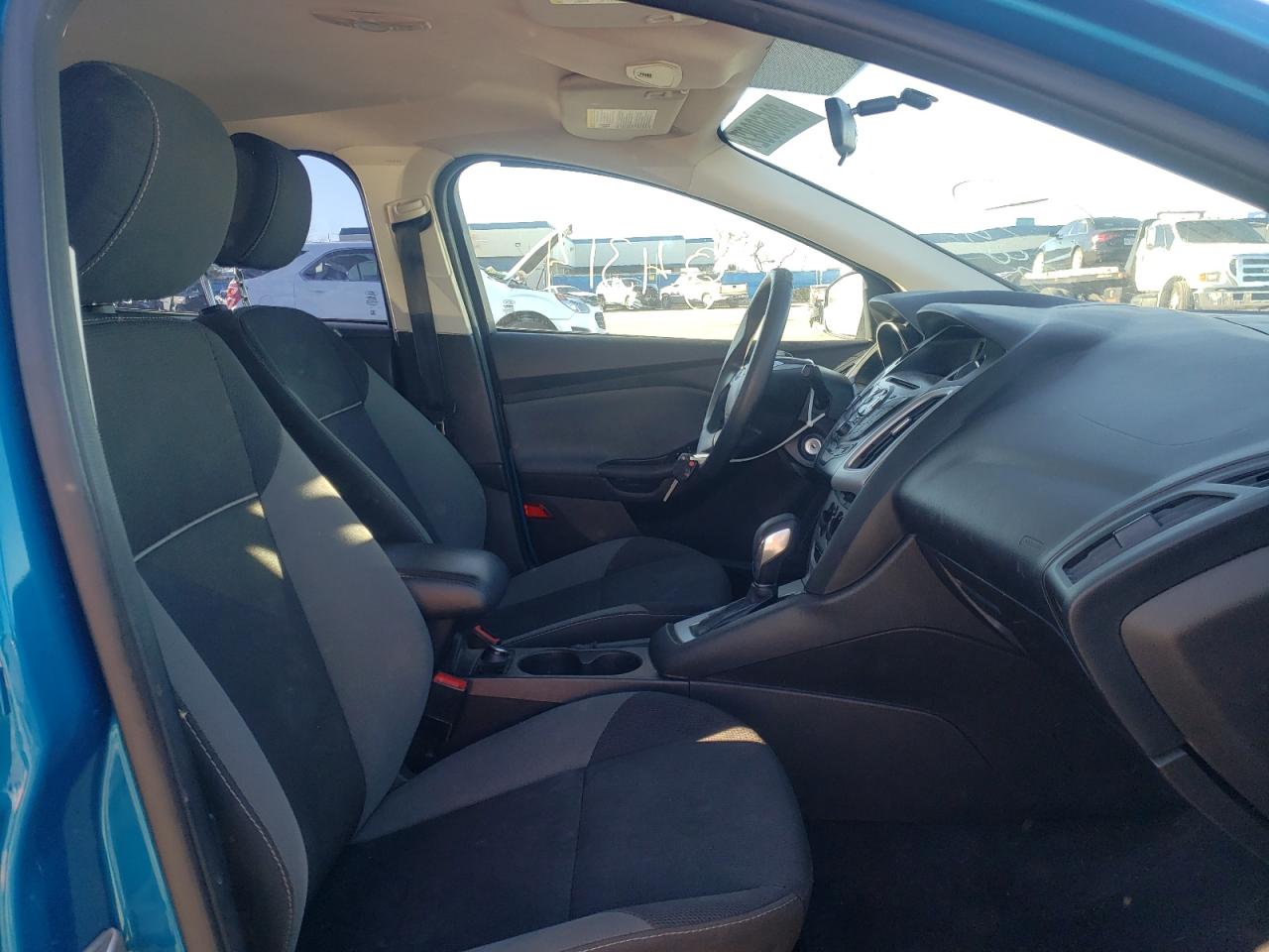 Photo 5 from auction – 2014 FORD FOCUS SE with VIN 1FADP3K22EL197732