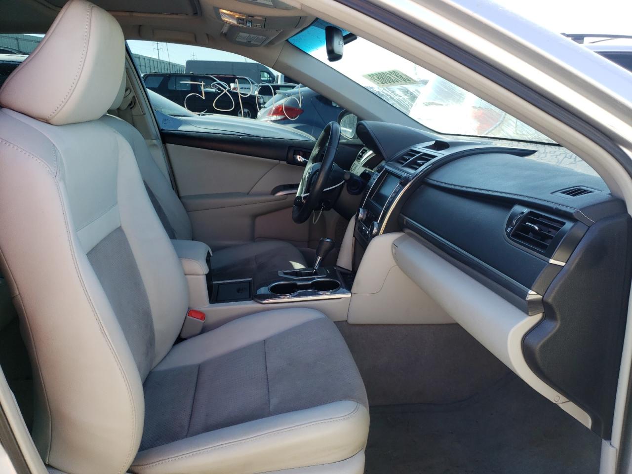 Photo 5 from auction – 2012 TOYOTA CAMRY HYBR with VIN 4T1BD1FK8CU045725