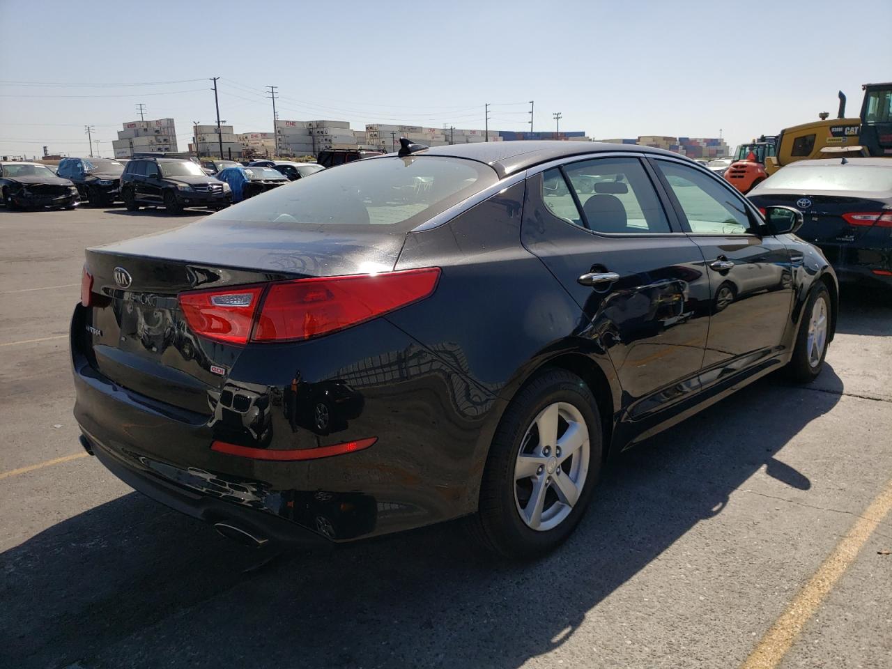 Photo 4 from auction – 2015 KIA OPTIMA LX with VIN 5XXGM4A72FG487487