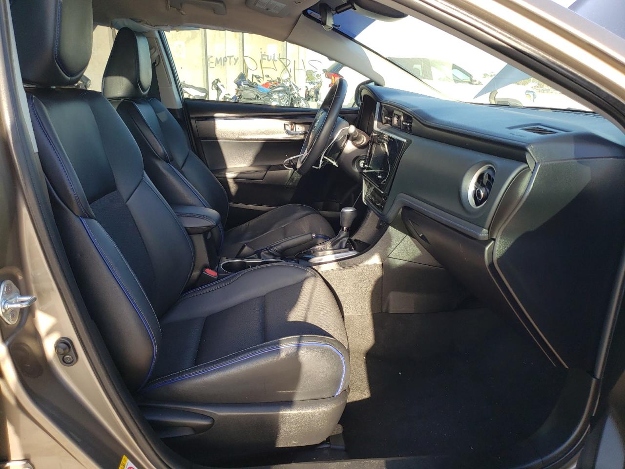 Photo 5 from auction – 2018 TOYOTA COROLLA L with VIN 5YFBURHE7JP819581