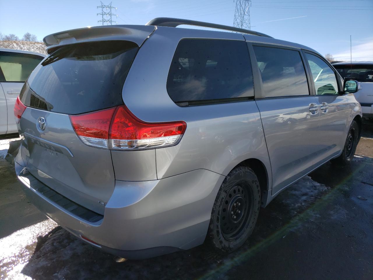 Photo 4 from auction – 2013 TOYOTA SIENNA LE with VIN 5TDKK3DC9DS337214
