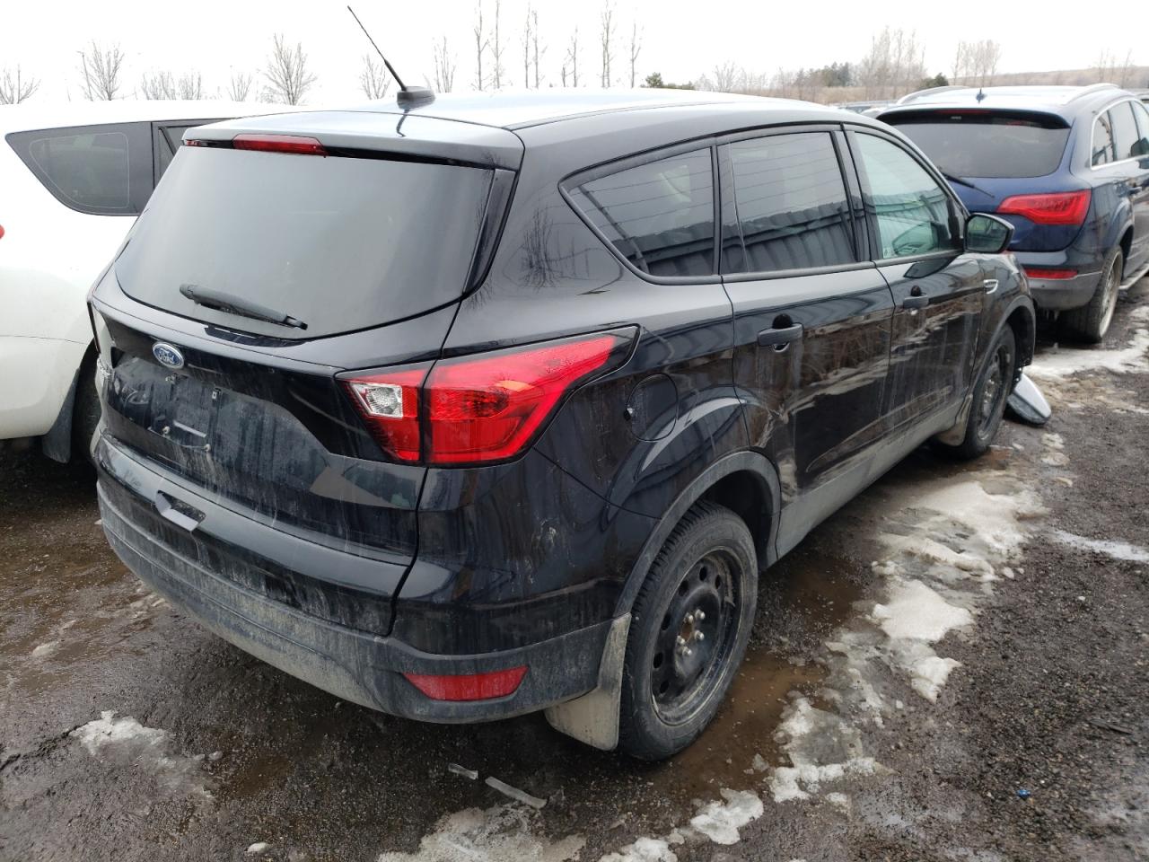 Photo 4 from auction – 2019 FORD ESCAPE S with VIN 1FMCU0F76KUC12723