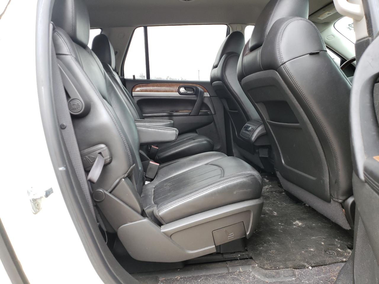 Photo 6 from auction – 2011 BUICK ENCLAVE CX with VIN 5GAKRBEDXBJ411717