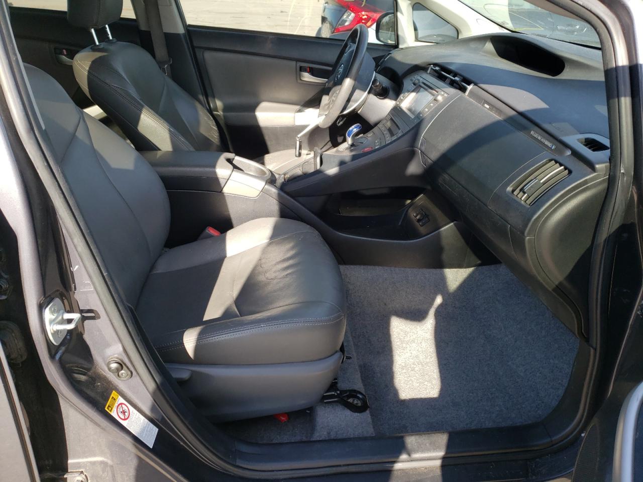 Photo 5 from auction – 2014 TOYOTA PRIUS PLUG with VIN JTDKN3DP6E3062494