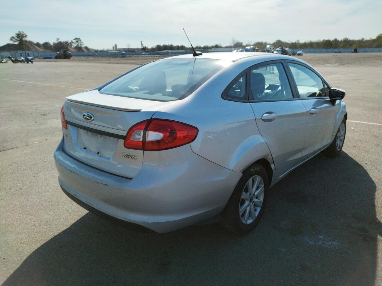 Photo 4 from auction – 2013 FORD FIESTA SE with VIN 3FADP4BJ5DM217854