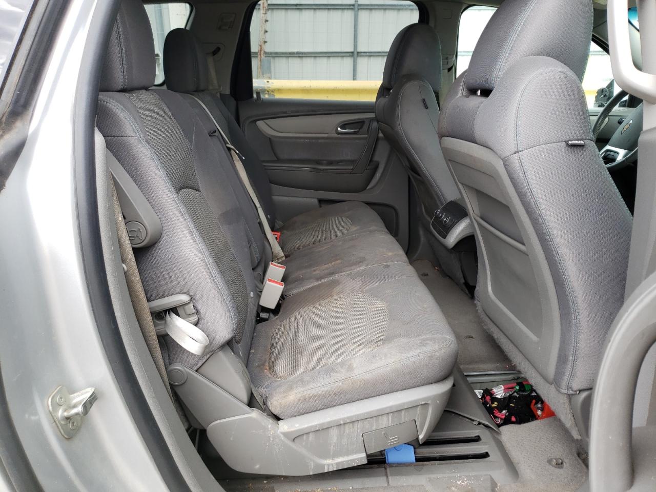 Photo 6 from auction – 2015 CHEVROLET TRAVERSE L with VIN 1GNKVGKD8FJ314430