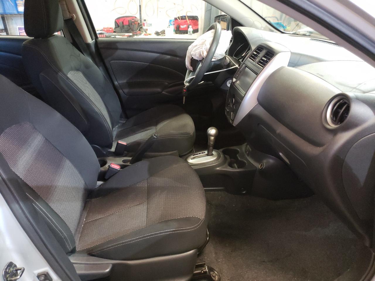 Photo 5 from auction – 2019 NISSAN VERSA S with VIN 3N1CN7AP6KL804976
