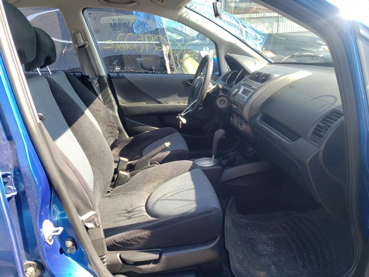 Photo 5 from auction – 2008 HONDA FIT with VIN JHMGD38468S056941