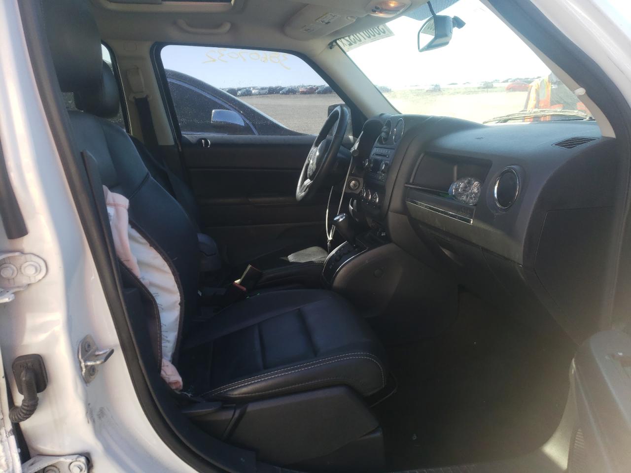 Photo 5 from auction – 2016 JEEP PATRIOT LA with VIN 1C4NJPFA6GD547692