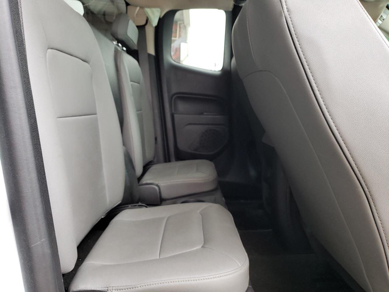 Photo 6 from auction – 2018 CHEVROLET COLORADO with VIN 1GCHSBEA1J1205042