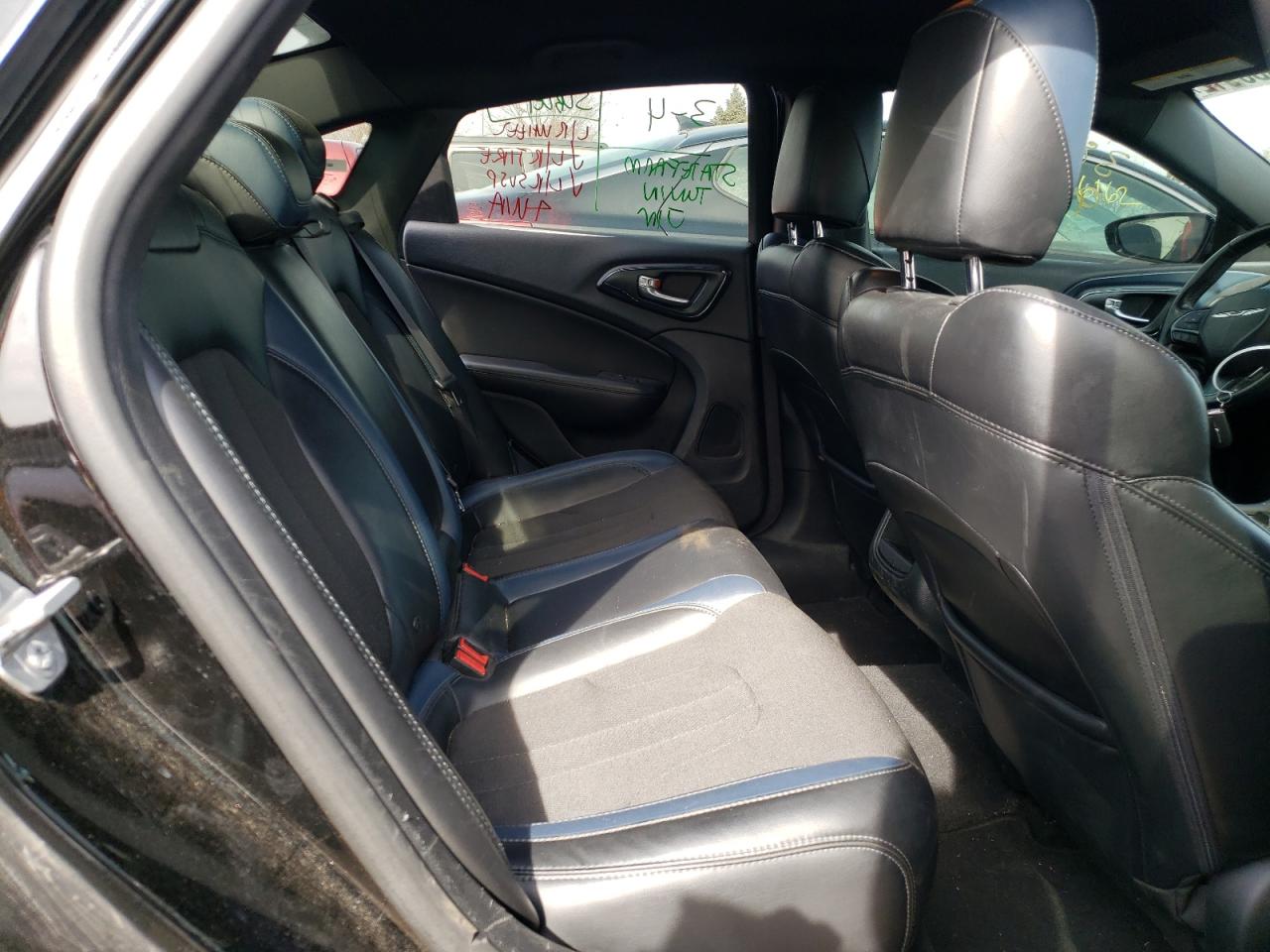 Photo 6 from auction – 2015 CHRYSLER 200 S with VIN 1C3CCCBB1FN658088