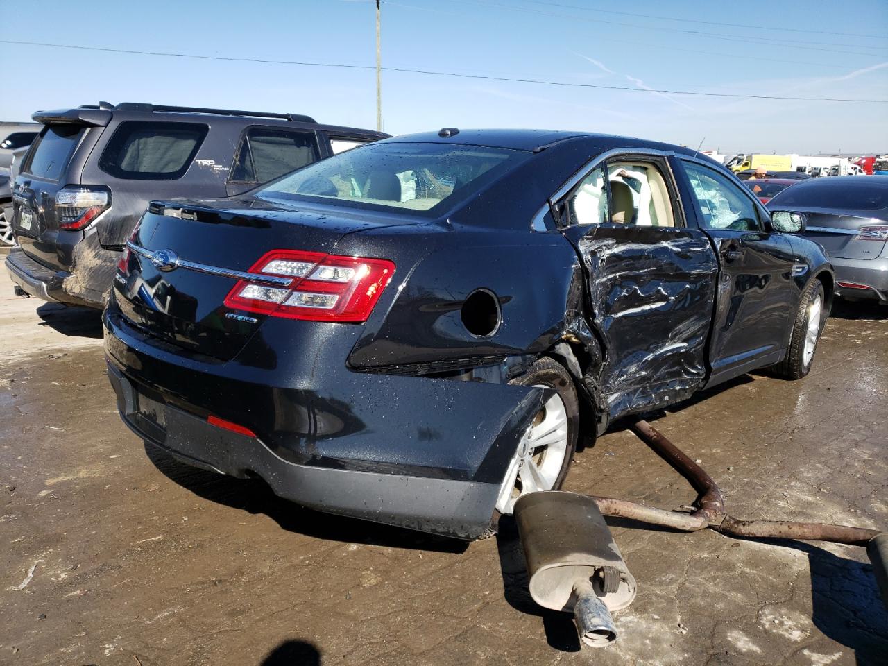 Photo 4 from auction – 2015 FORD TAURUS SE with VIN 1FAHP2D84FG199361