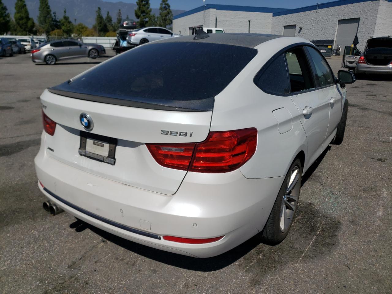 Photo 4 from auction – 2014 BMW 328 XIGT with VIN WBA3X5C51ED242984