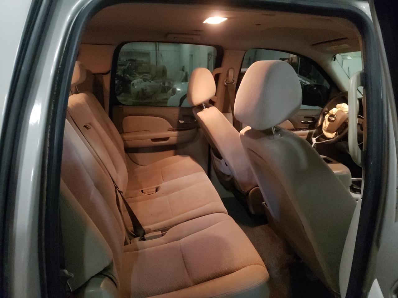 Photo 6 from auction – 2007 CHEVROLET SUBURBAN C with VIN 3GNFC16007G238894
