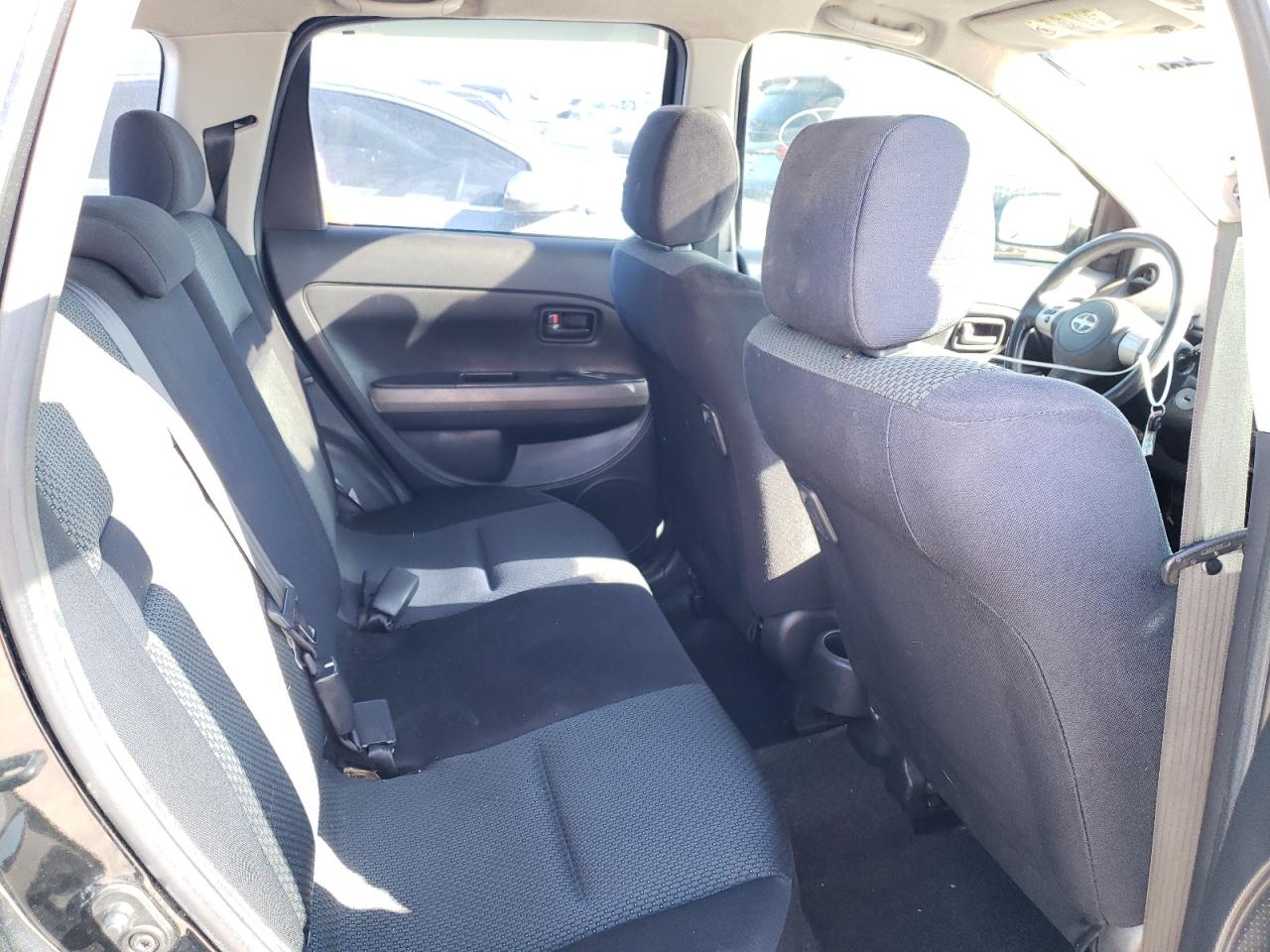Photo 6 from auction – 2006 TOYOTA SCION XA with VIN JTKKT624660144169