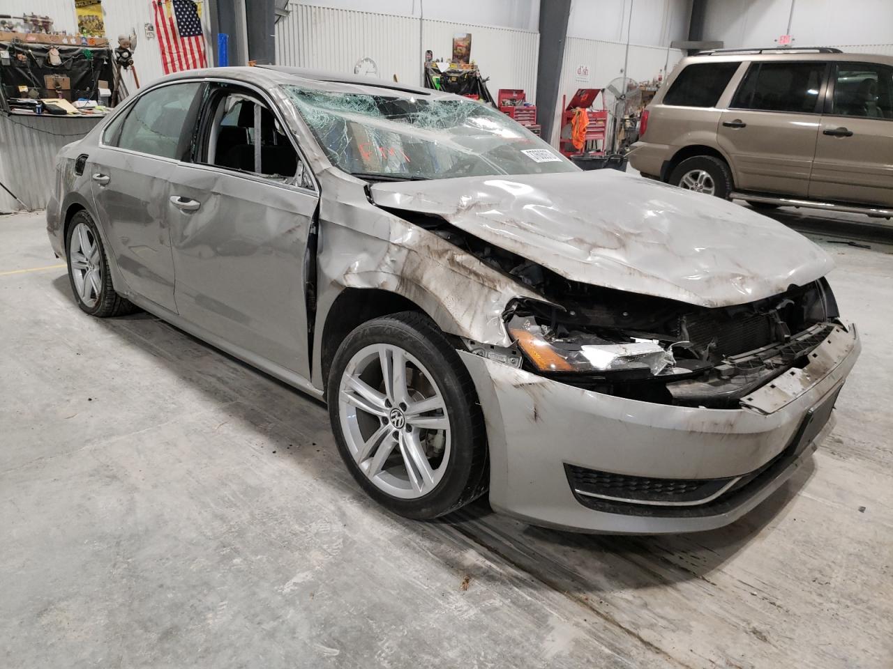 Photo 1 from auction – 2014 VOLKSWAGEN PASSAT SE with VIN 1VWBN7A33EC087598