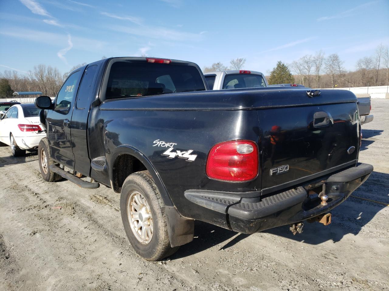 Photo 3 from auction – 2002 FORD F150 with VIN 1FTRX08W62KB62332