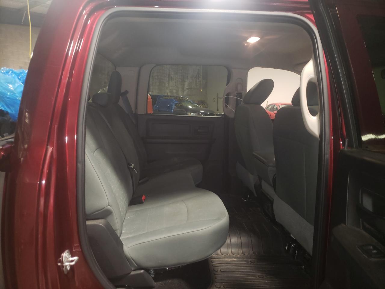Photo 6 from auction – 2016 RAM 1500 ST with VIN 3C6RR7KTXGG301482