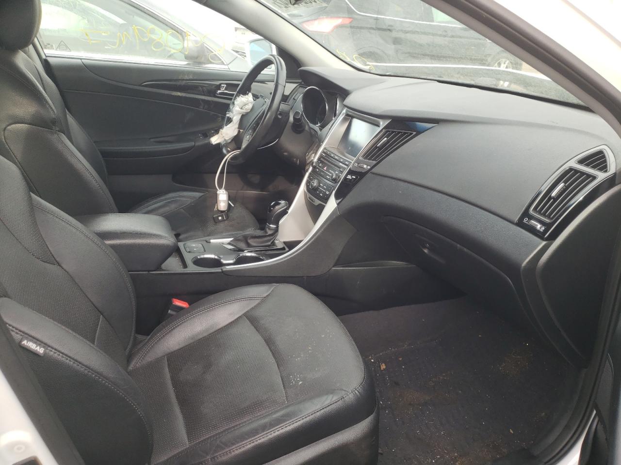 Photo 5 from auction – 2014 HYUNDAI SONATA SE with VIN 5NPEC4AC3EH888167