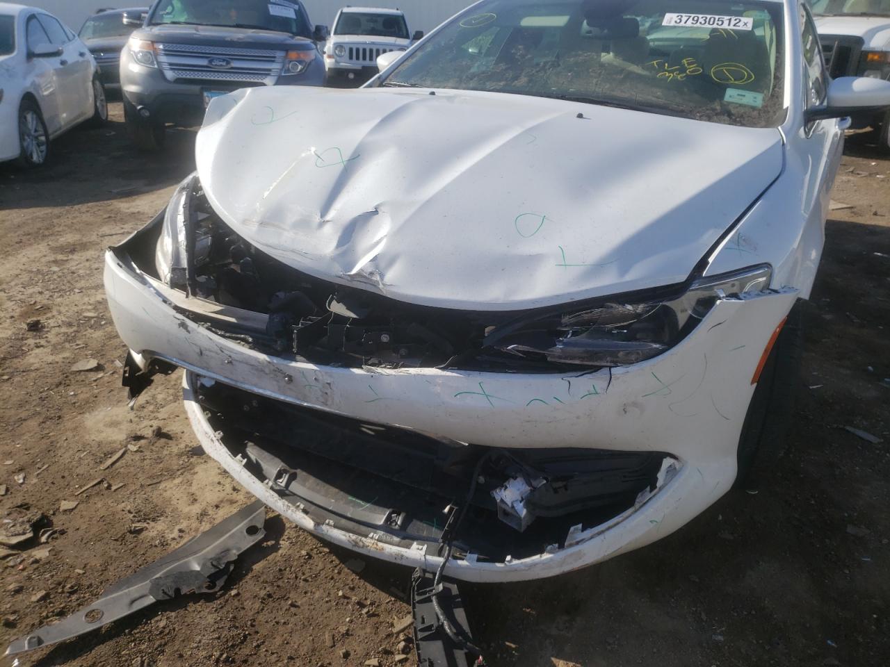 Photo 9 from auction – 2015 CHRYSLER 200 LIMITE with VIN 1C3CCCAB4FN599653