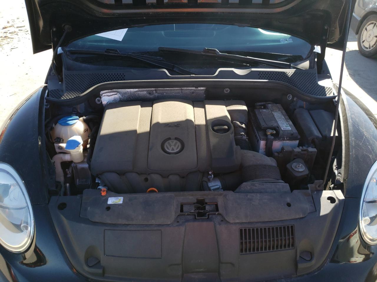 Photo 7 from auction – 2012 VOLKSWAGEN BEETLE with VIN 3VWJP7ATXCM606728