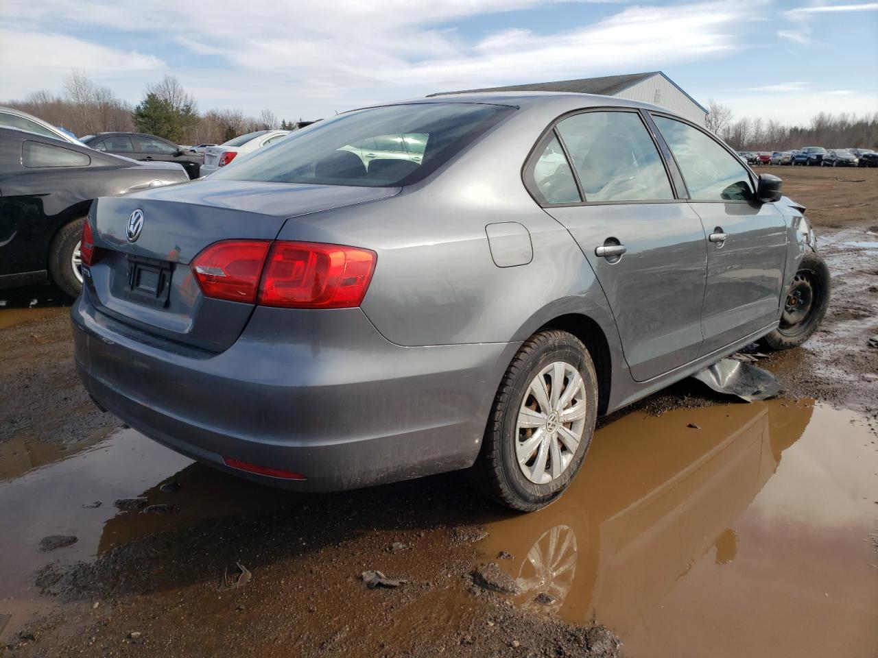 Photo 4 from auction – 2014 VOLKSWAGEN JETTA BASE with VIN 3VW2K7AJ1EM328483