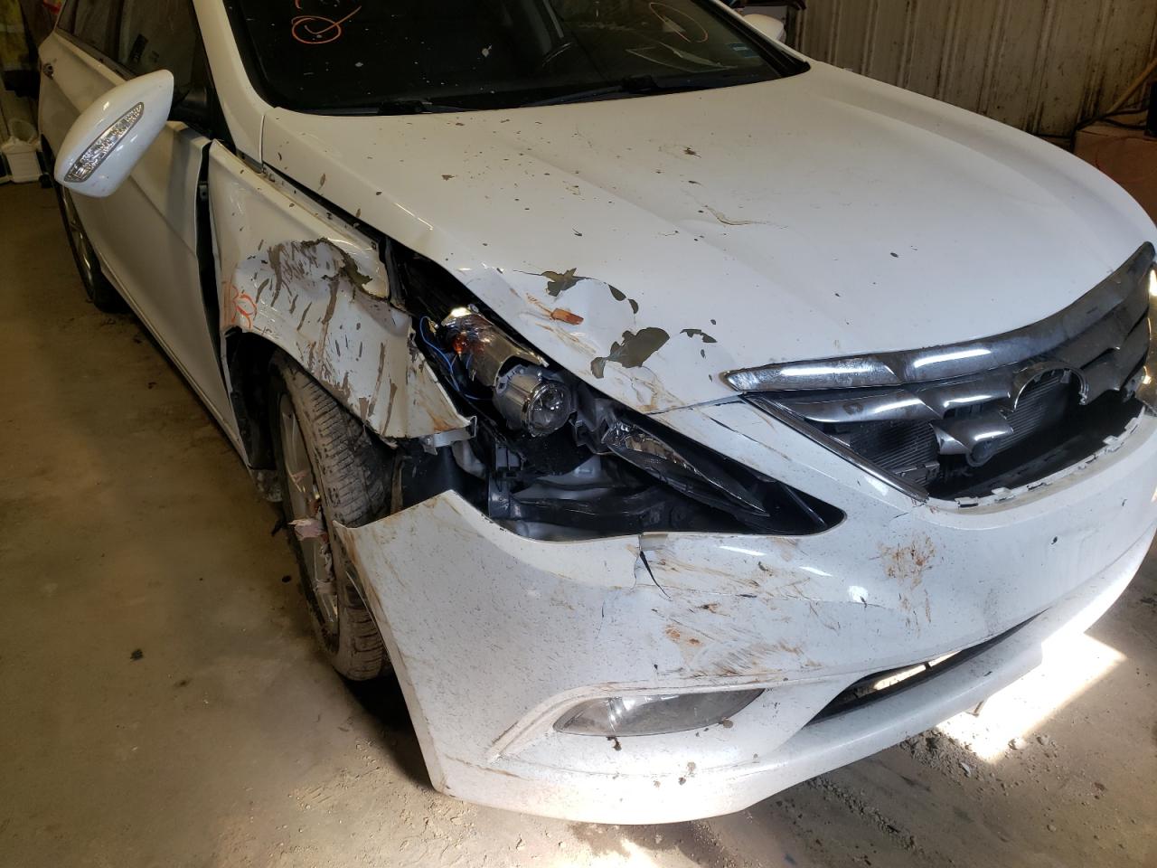 Photo 9 from auction – 2011 HYUNDAI SONATA SE with VIN 5NPEC4AC5BH005813