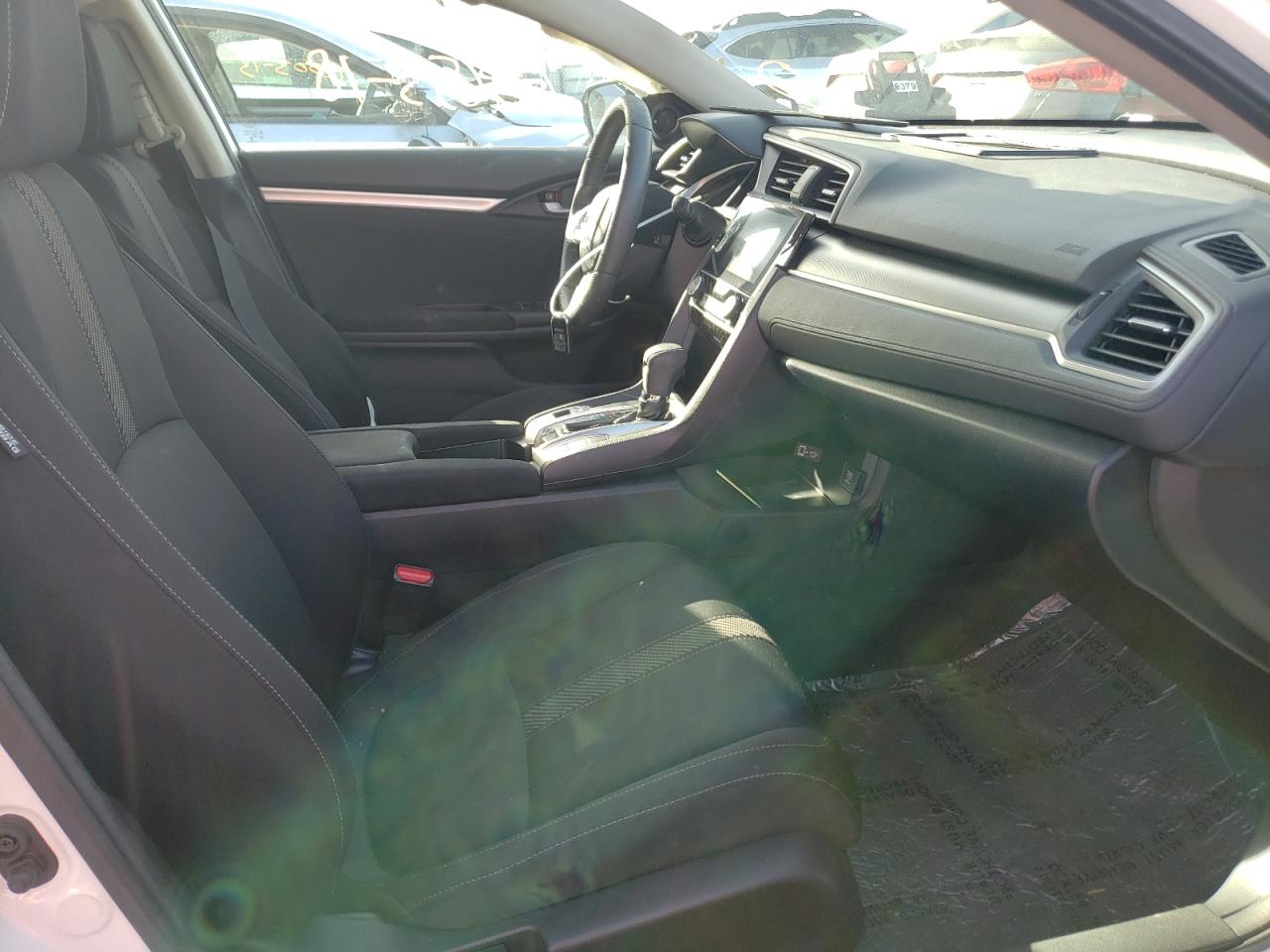 Photo 5 from auction – 2018 HONDA CIVIC EX with VIN 19XFC2F73JE208139